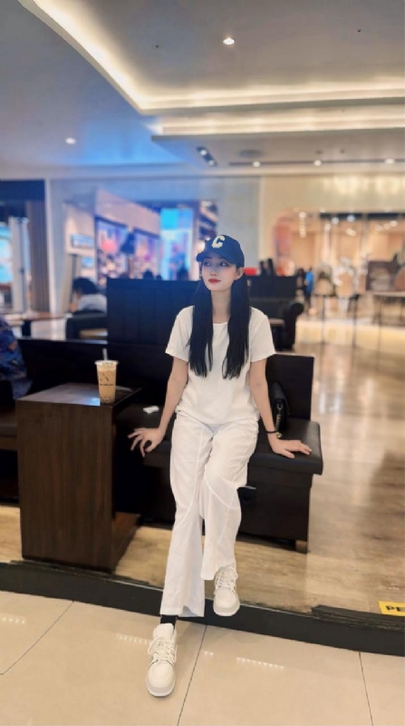 卖火柴的小女孩的第一张照片--衡阳相亲服务中心