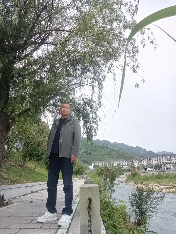 飞雪飘零的第一张照片--衡阳相亲服务中心