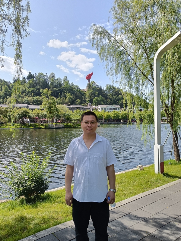 风雨相伴的第一张照片--衡阳相亲服务中心