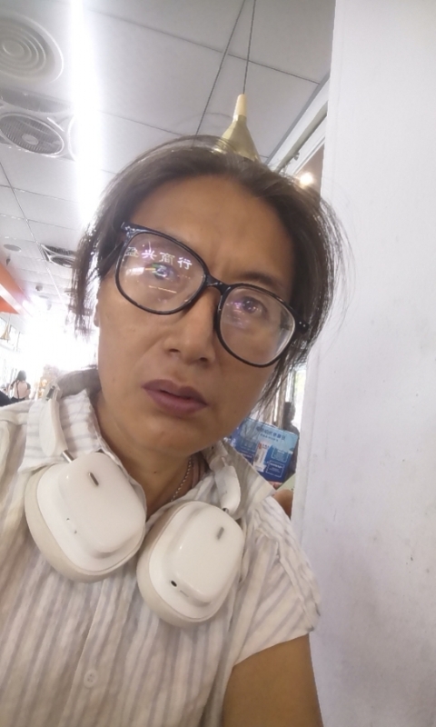 冬天的蔷薇的第三张照片--衡阳相亲服务中心