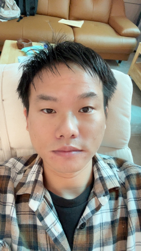 向日葵的第一张照片--衡阳相亲服务中心