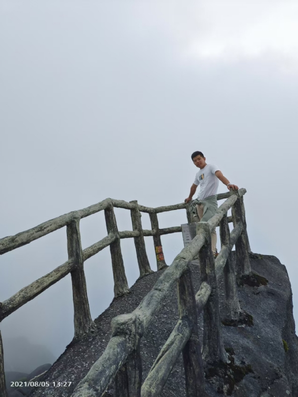 灰色轨迹的第一张照片--衡阳相亲服务中心