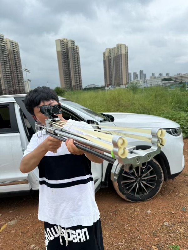 凌其飞的第二张照片--衡阳相亲服务中心