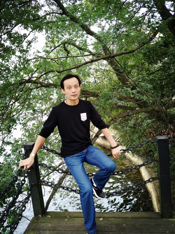 易进的第一张照片--衡阳相亲服务中心