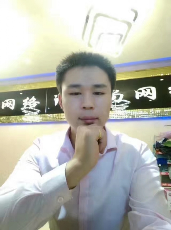 沉默寡言的第一张照片--衡阳相亲服务中心