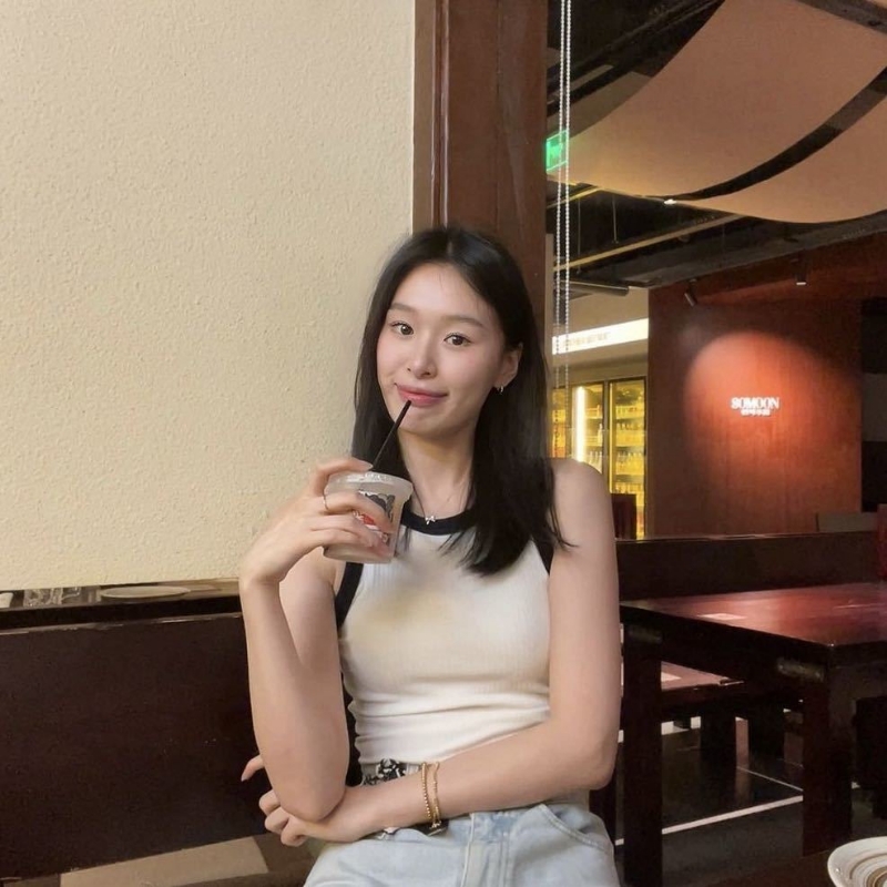 羽毛的第一张照片--衡阳相亲服务中心