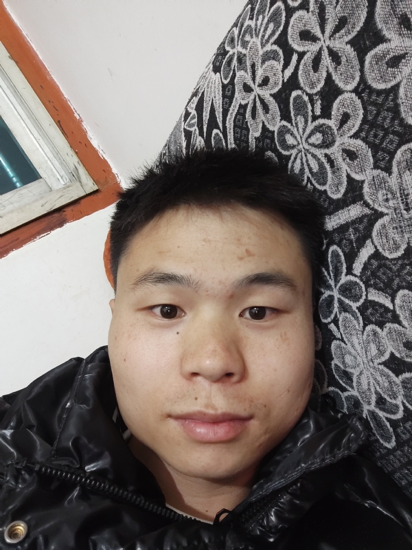 麒麟区幼儿园扛把子的第三张照片--衡阳相亲服务中心