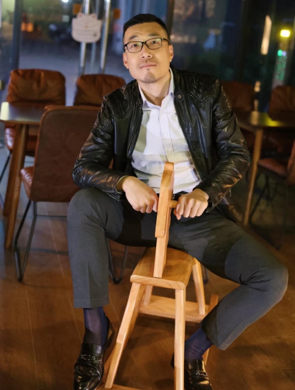 Lee的第一张照片--衡阳相亲服务中心