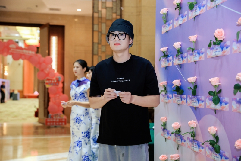 被驯服的象的第一张照片--衡阳相亲服务中心