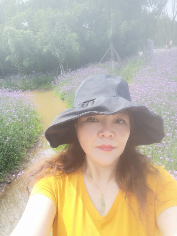 宛霞的第三张照片--衡阳相亲服务中心