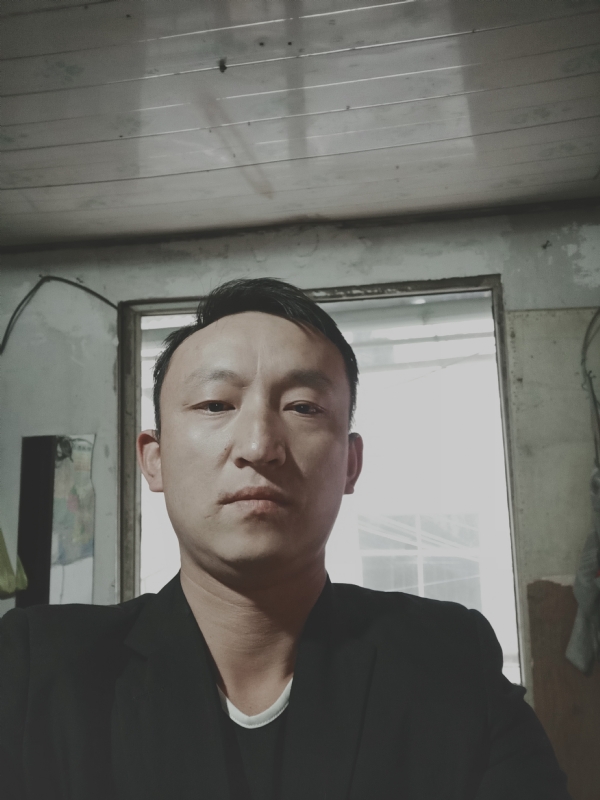 放弃爱你的第一张照片--衡阳相亲服务中心