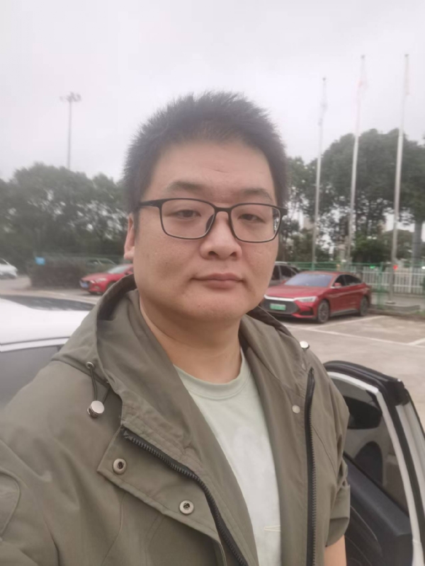 Russell的第一张照片--衡阳相亲服务中心