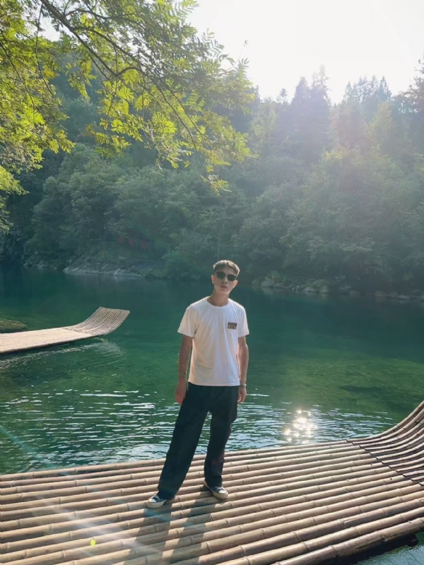 林言的第三张照片--衡阳相亲服务中心