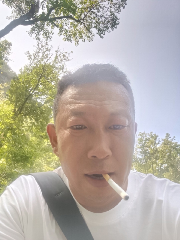 中年大叔的第一张照片--衡阳相亲服务中心