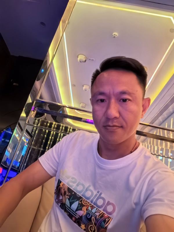 辞岸的第一张照片--衡阳相亲服务中心