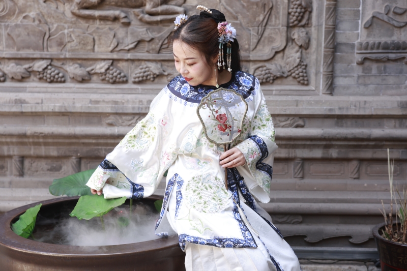 认真的雪的第一张照片--衡阳相亲服务中心